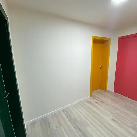 Three Doors Apartments, Strawberry * تيرانا